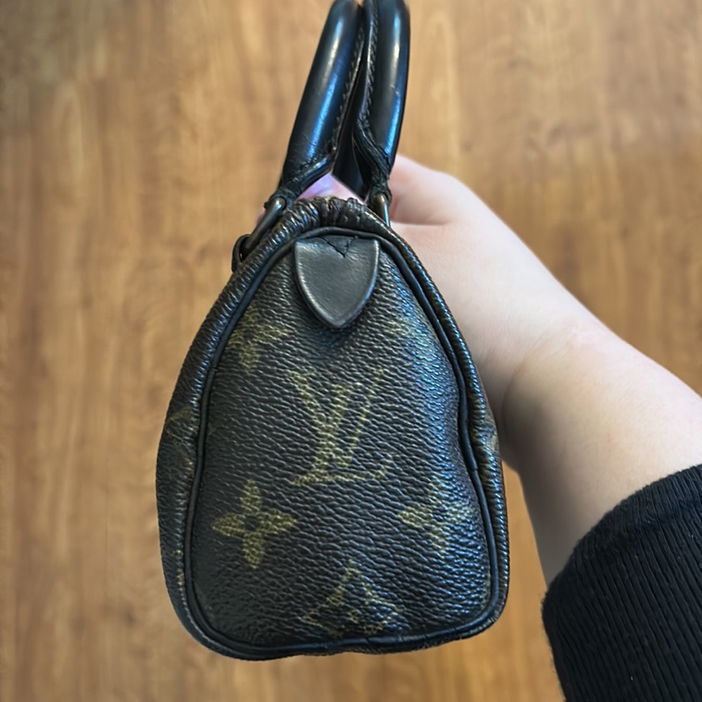 Brown Designer Handbag with Colorful Mushroom Design - Picture 3 of 8